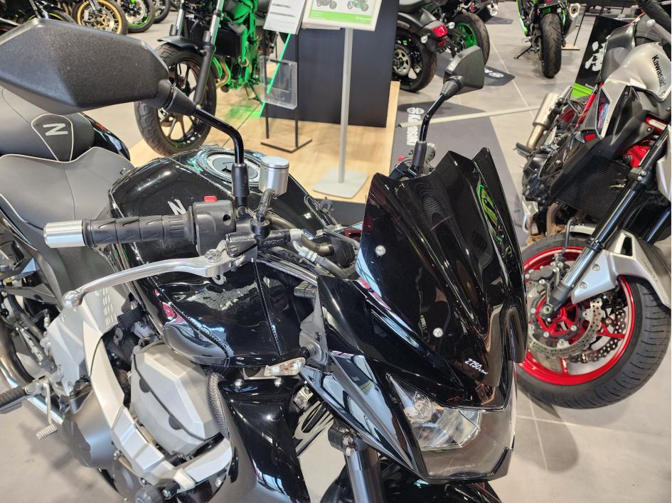 KAWASAKI Z750