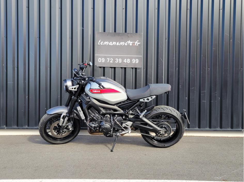 YAMAHA XSR 900