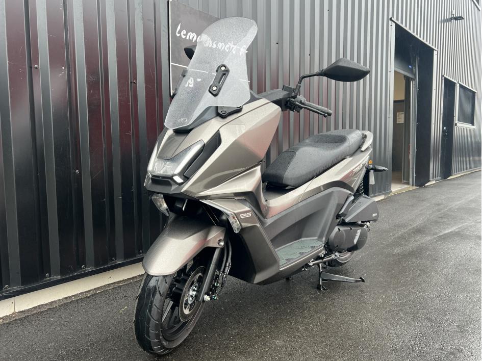 KYMCO SKYTOWN 125