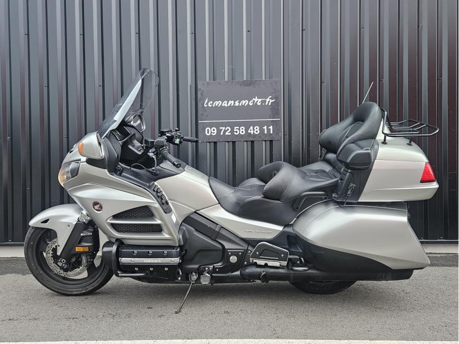 HONDA GL1800 GOLDWING