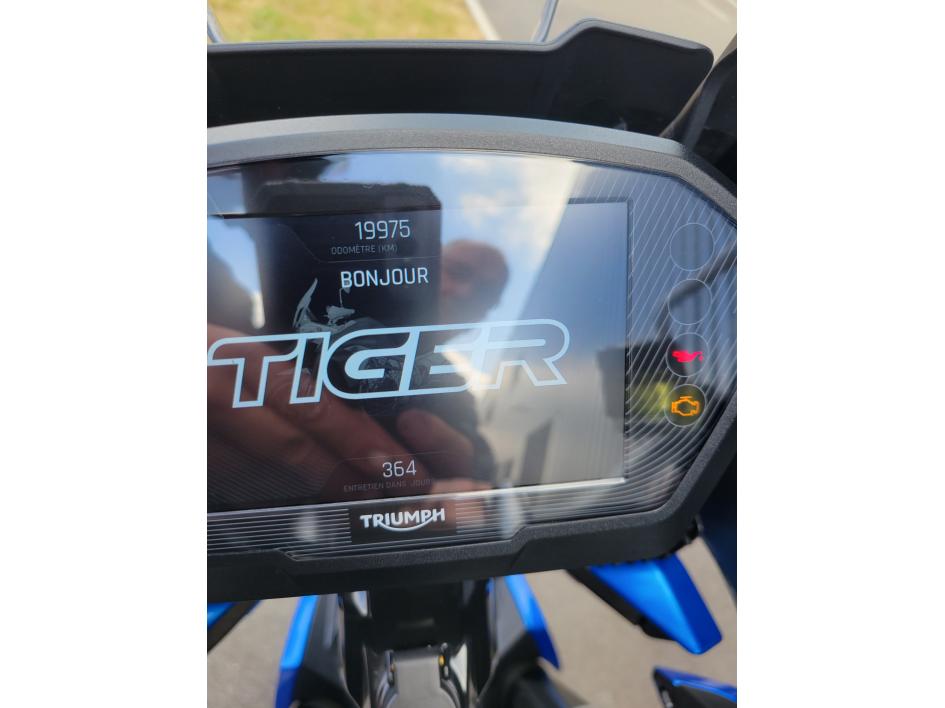 TRIUMPH TIGER 850 SPORT premiere mains