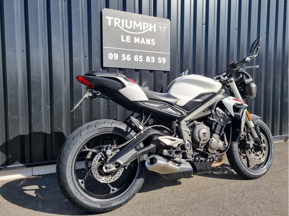 TRIUMPH STREET TRIPLE 660 S A2
