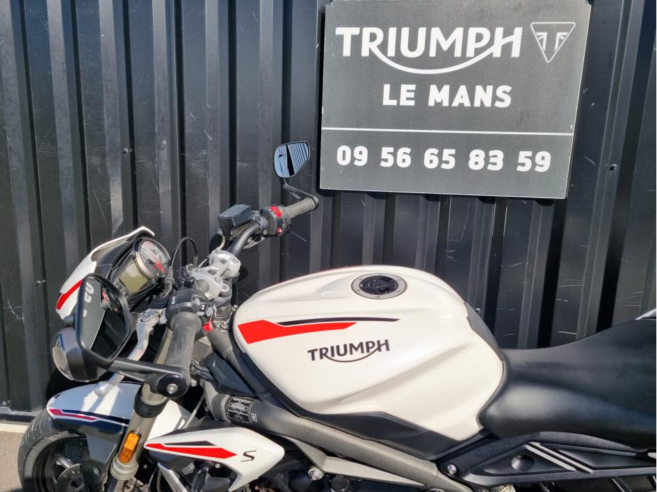TRIUMPH STREET TRIPLE 660 S A2