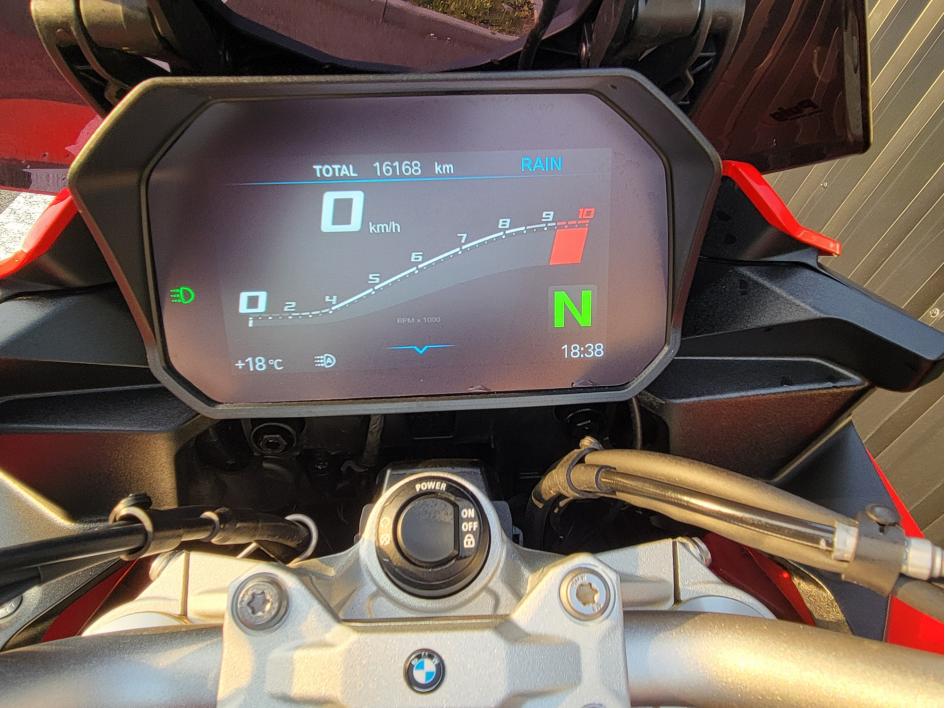 BMW F 900 XR
