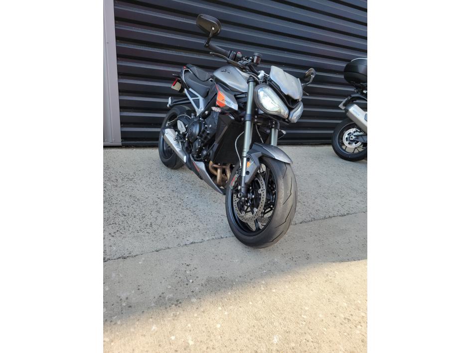 TRIUMPH STREET TRIPLE 765 RS