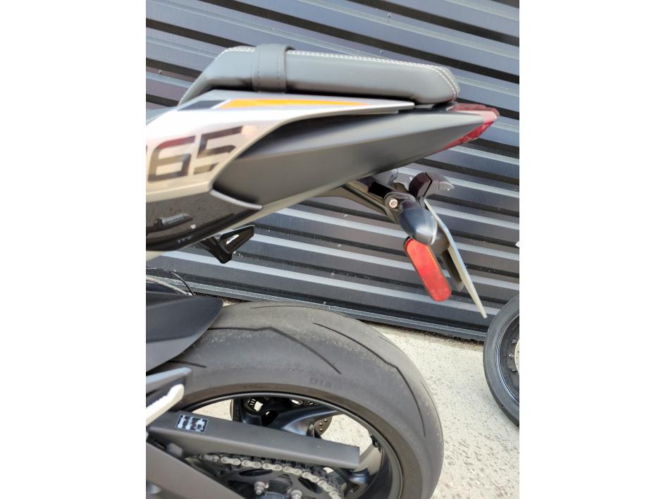TRIUMPH STREET TRIPLE 765 RS