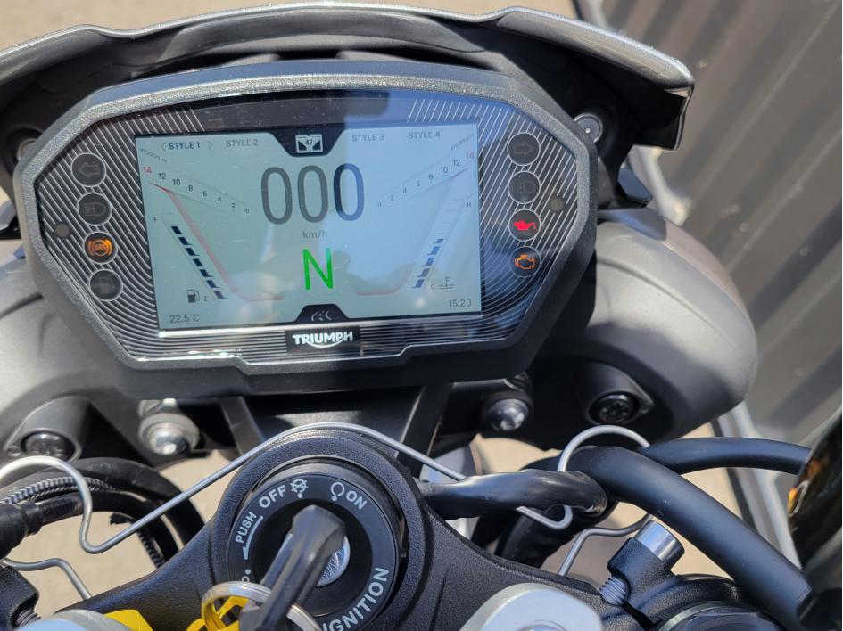 TRIUMPH STREET TRIPLE 765 RS