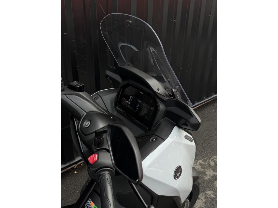  YAMAHA XMAX 125 TECH MAX garantie 5 ans