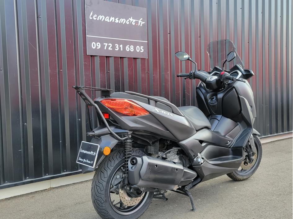 YAMAHA XMAX 300