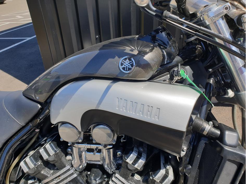 YAMAHA vmax 1200 carbone faible kilometrage