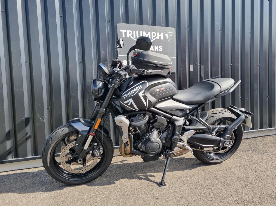 TRIUMPH TRIDENT 660