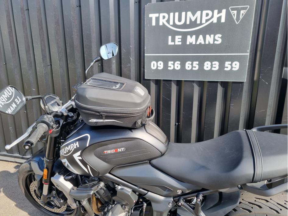 TRIUMPH TRIDENT 660