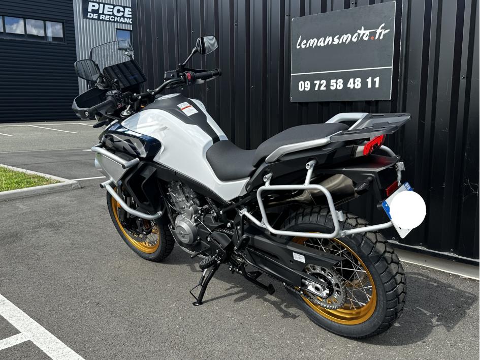 CF MOTO 800 MT EXPLORE EDITION BLANC