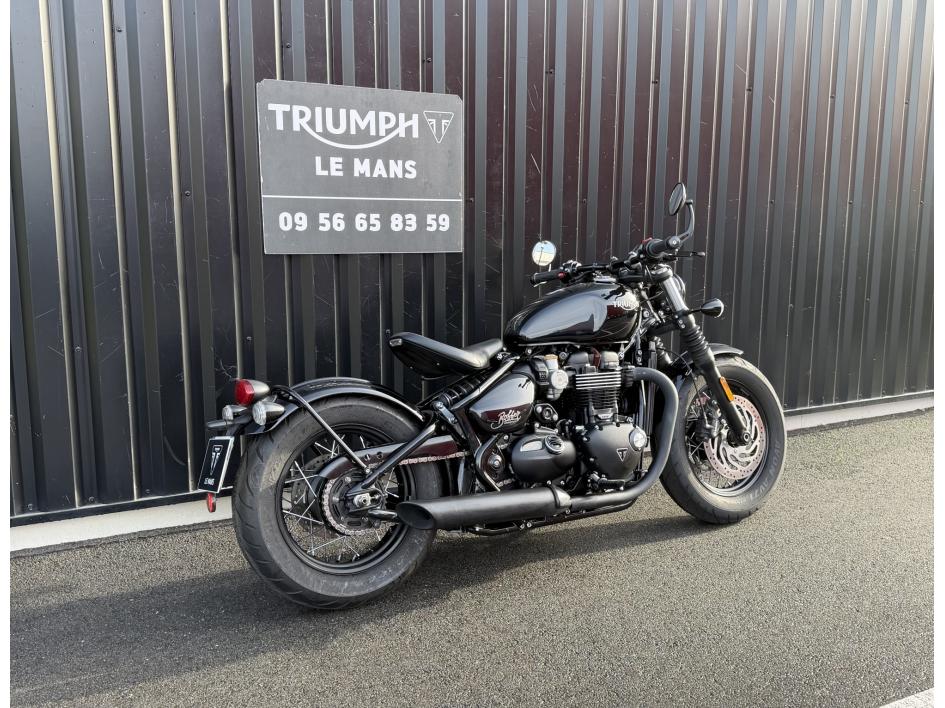 TRIUMPH BONNEVILLE BOBBER BLACK 1200