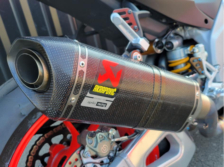 APRILIA TUONO 1000 V4