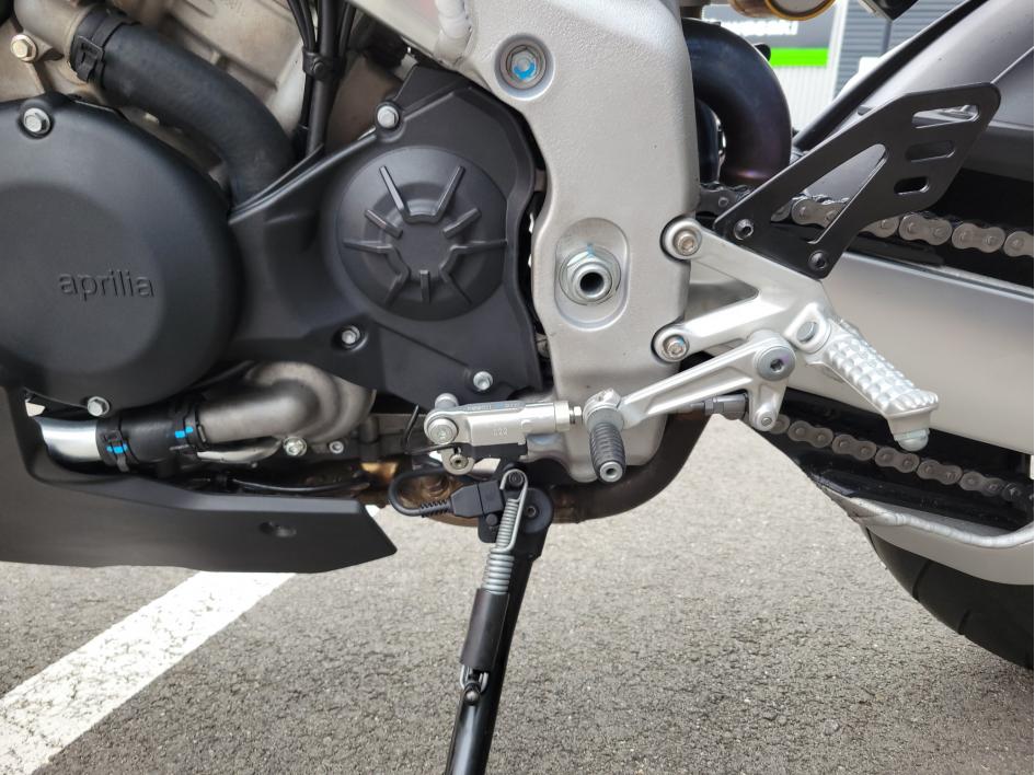 APRILIA TUONO 1000 V4