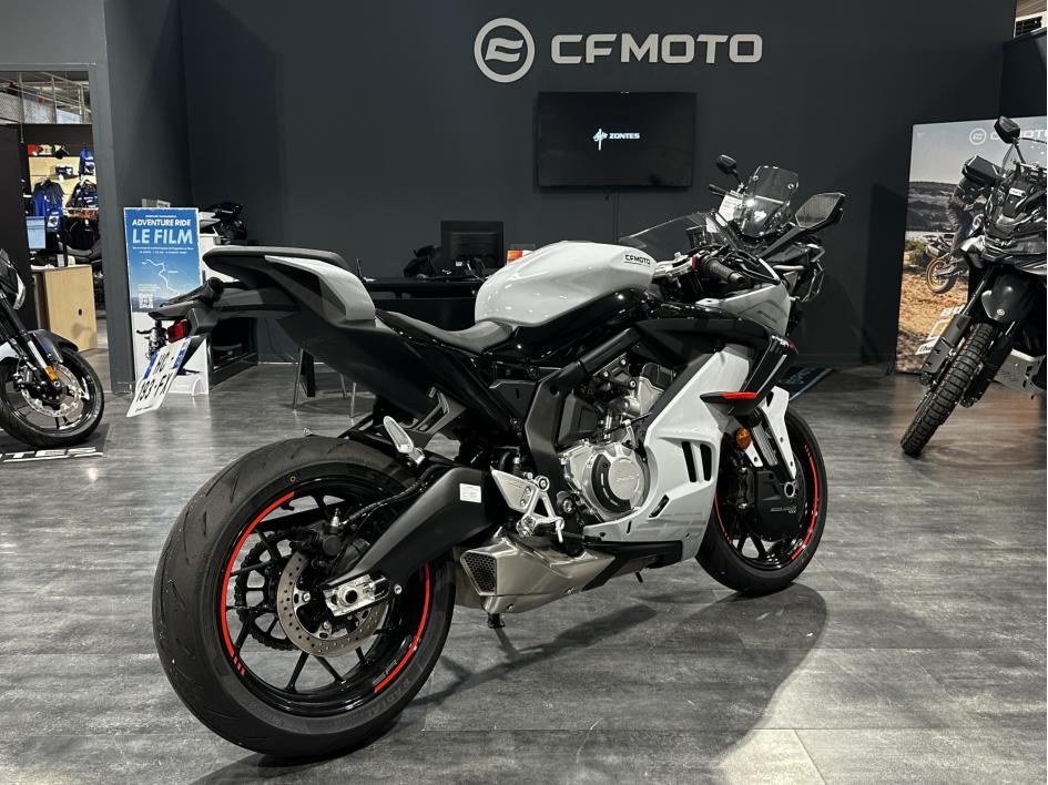 CF MOTO 675 SR-R 1 DISPO EN STOCK NEUVE 0KM