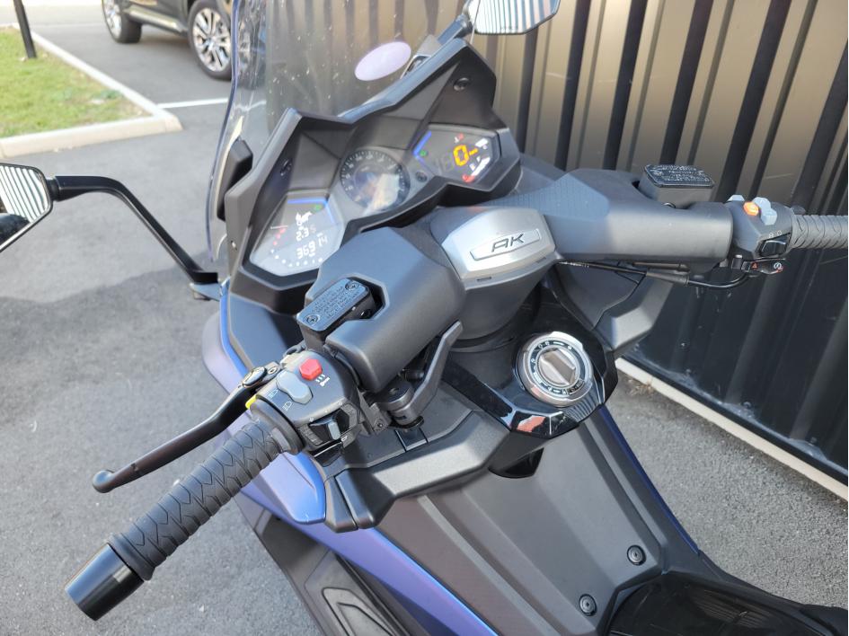 KYMCO AK 550