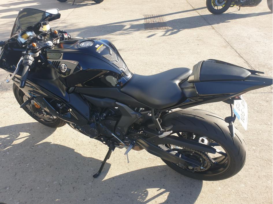 R7 YZF-R7