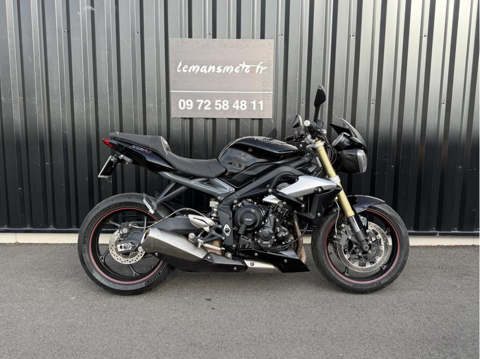 TRIUMPH STREET TRIPLE 675