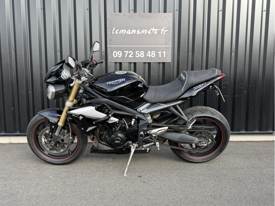 TRIUMPH STREET TRIPLE 675