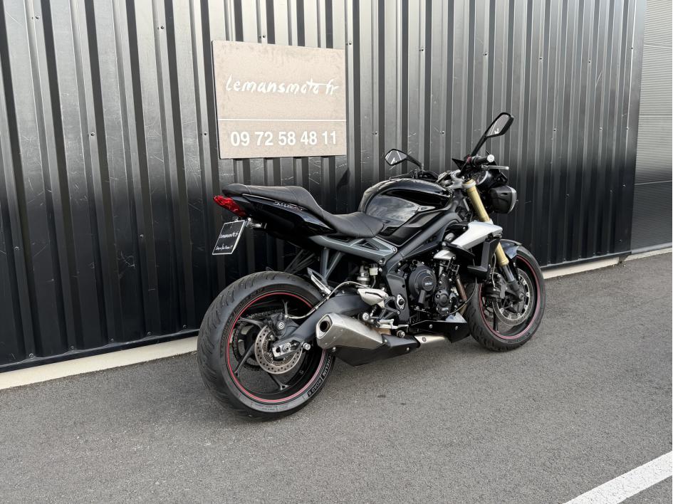 TRIUMPH STREET TRIPLE 675