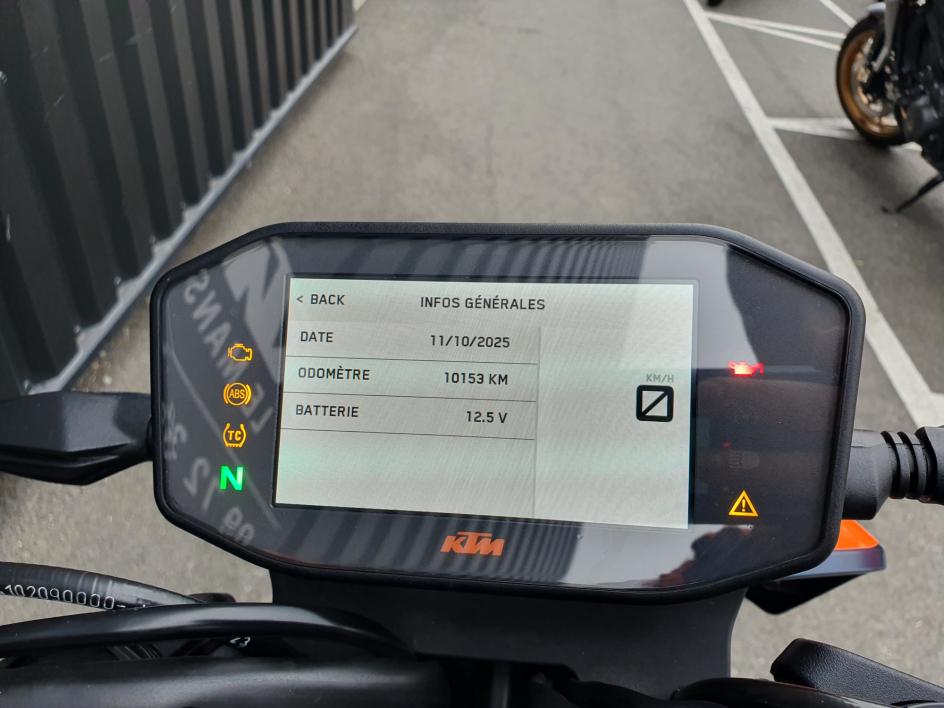 KTM 890 DUKE R  1 ERE MAIN