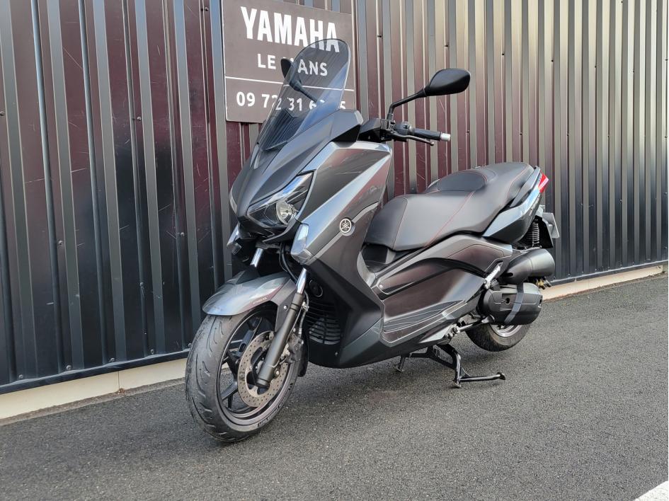 YAMAHA XMAX 125