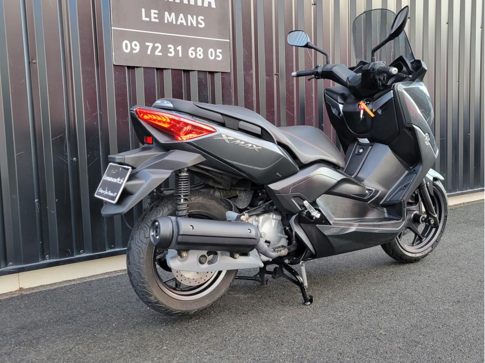 YAMAHA XMAX 125
