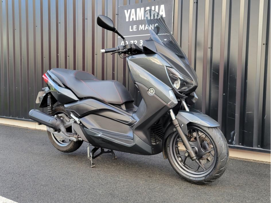 YAMAHA XMAX 125