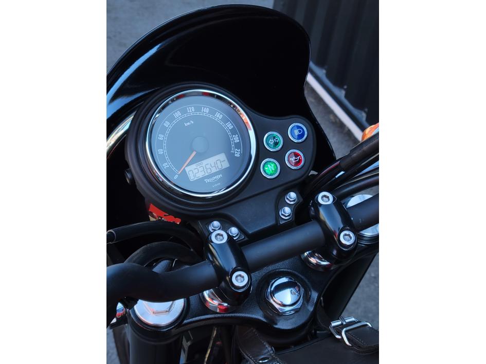 TRIUMPH Bonneville Newchurch