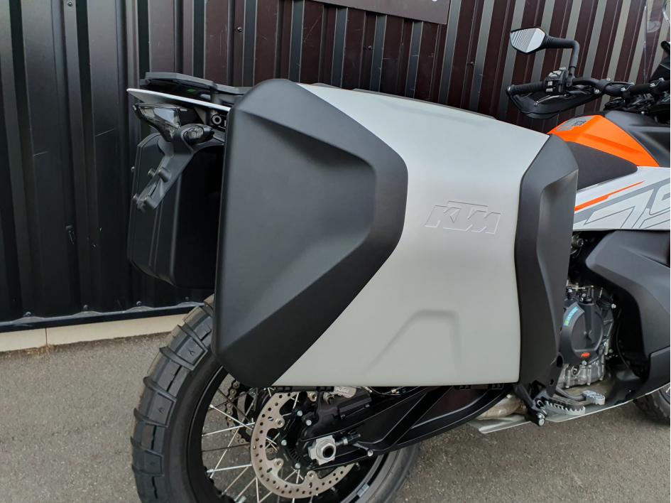 KTM 790 ADVENTURE 2024