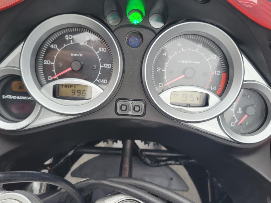 HONDA VARADERO 125 SEULEMENT 19065 KM