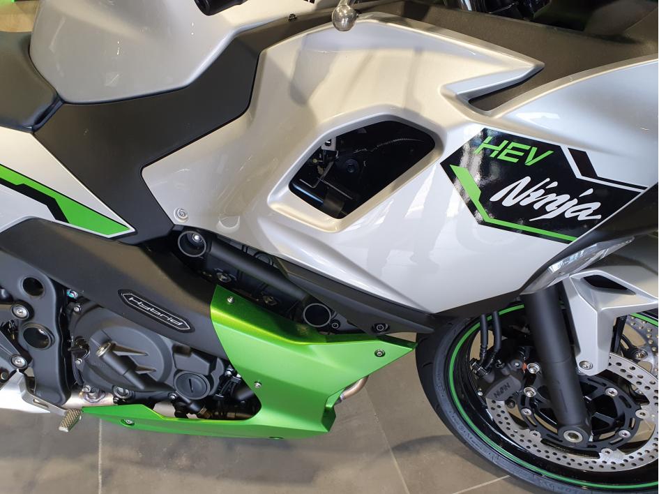 KAWASAKI NINJA 7 HYBRID