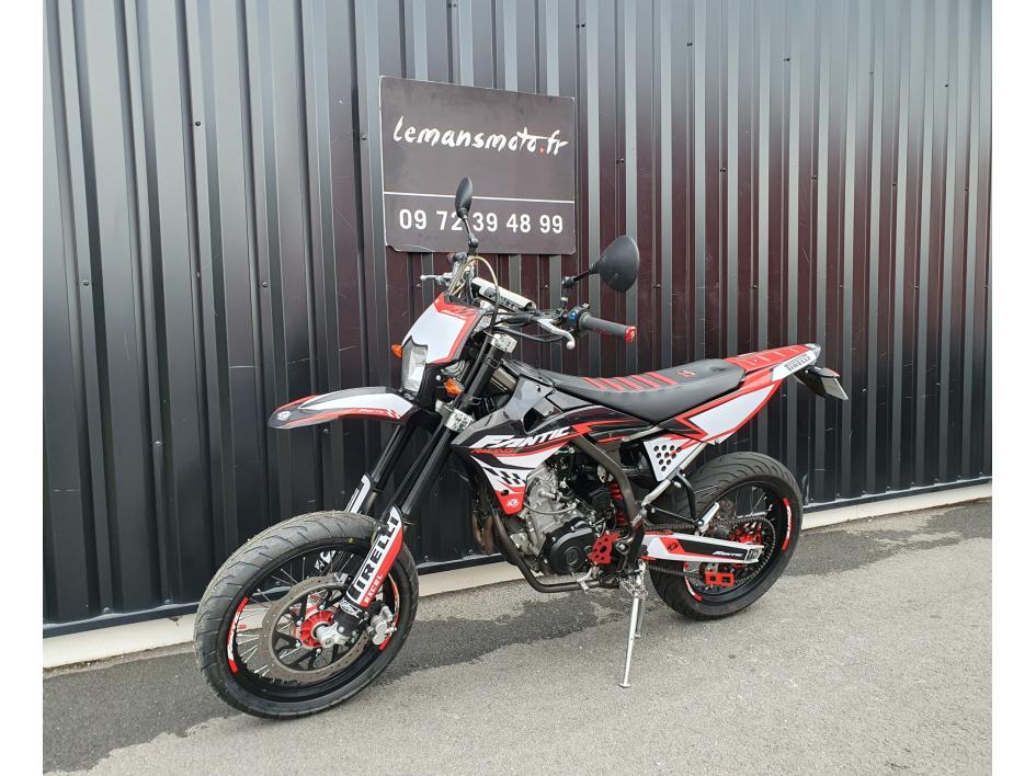 FANTIC XMF 125 SUPERMOTARD  1 ERE MAIN