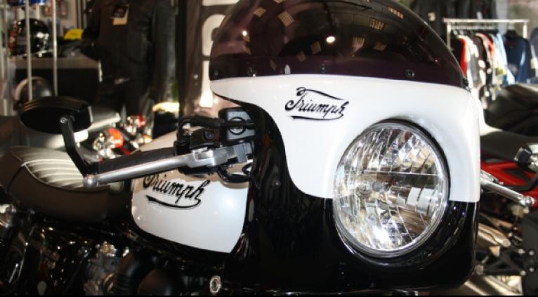 BONNEVILLE T100 BLACK PEARL - 11/2015